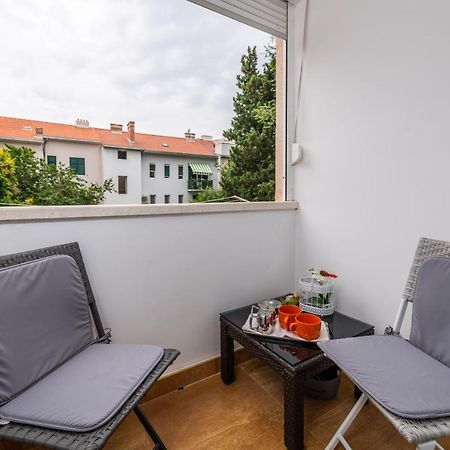 Luxury Apartment Set Split Exterior foto